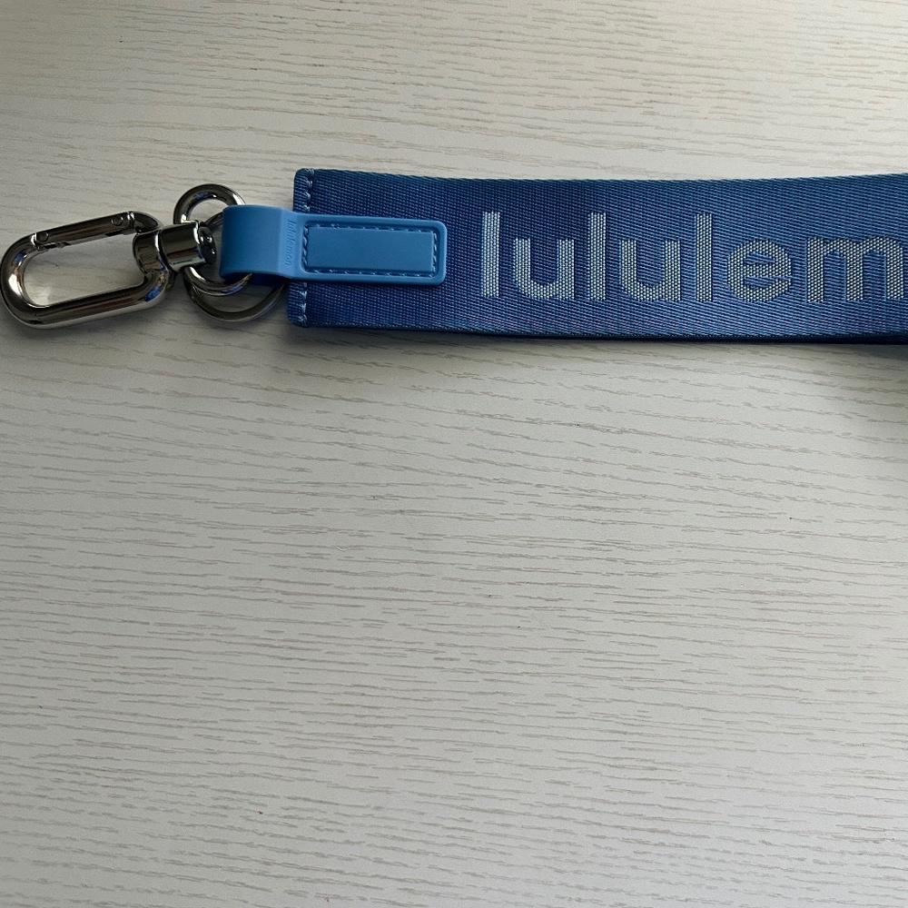 Lululemon Never Lost Key Chain - Pool Party